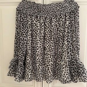 NWT CeCe Off-Shoulder Bell-Sleeve Animal Print - Top - Size Large
